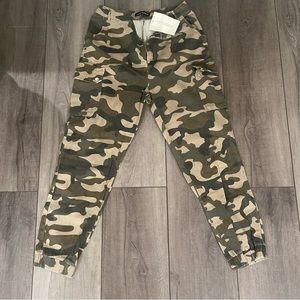 Loose fit Camo pants. Gathered at ankle.